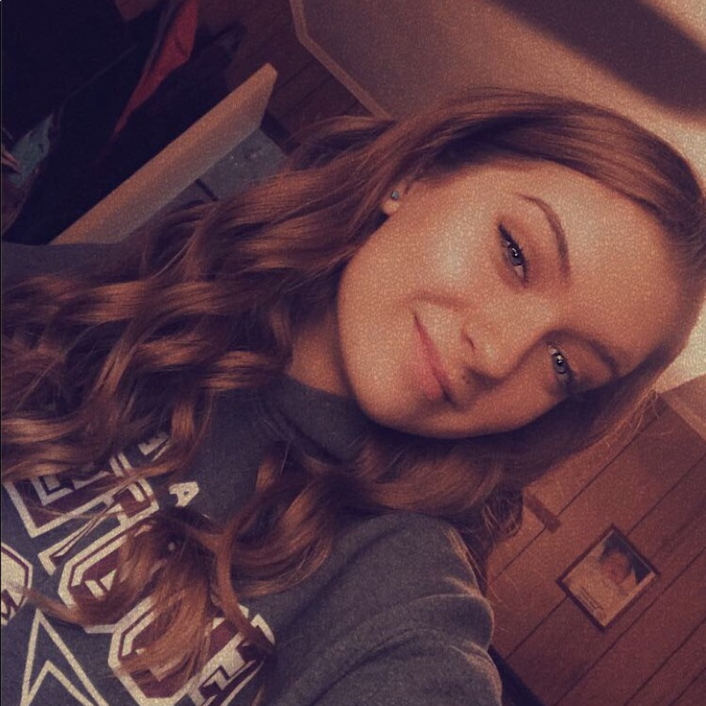 Meet your Posher, Adrianna